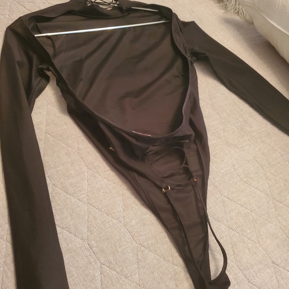 Savage X Fenty Women's Mesh Lace up Bum Brazilian sz small colour cavier/ black - Picture 3 of 6